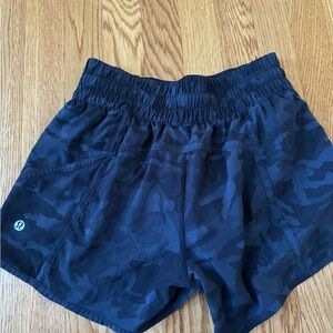 Lululemon Tracker shorts: mid-rise 4 inch inseam